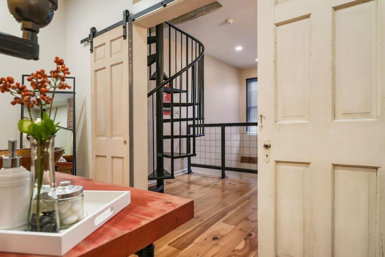 Ferienhaus Hostwise - The Ocala - Free Parking, Cool Space, Spiral Stairs *